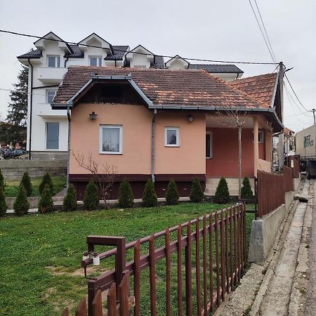 Apartmani Trajkovic Soko Banja Exterior foto